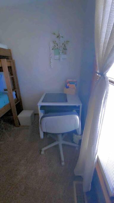 B1 Guest House Hope Mills Екстериор снимка
